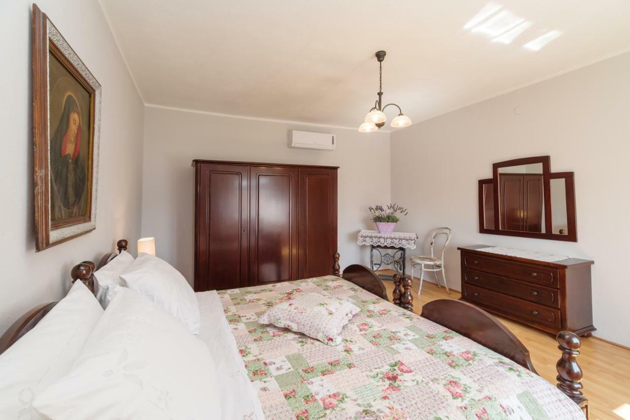 Barac Rural Holiday Home Grizane-Belgrad Ngoại thất bức ảnh
